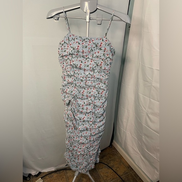 Bardot Ruched Floral Midi Dress in Sky Roses size 8 - Picture 1 of 7